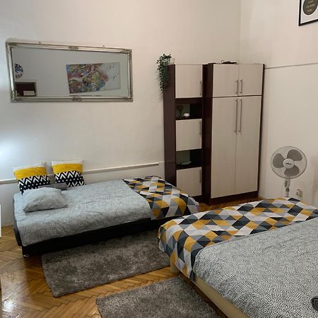 Small Cosy Apartment Near The Famous Westend City Center Budapeste Exterior foto