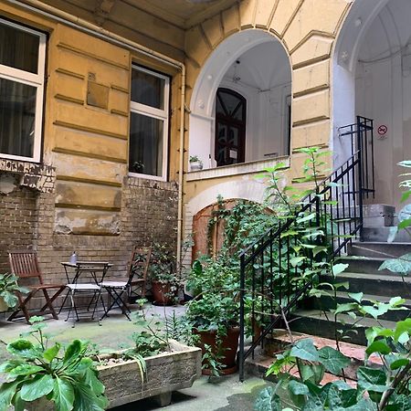 Small Cosy Apartment Near The Famous Westend City Center Budapeste Exterior foto