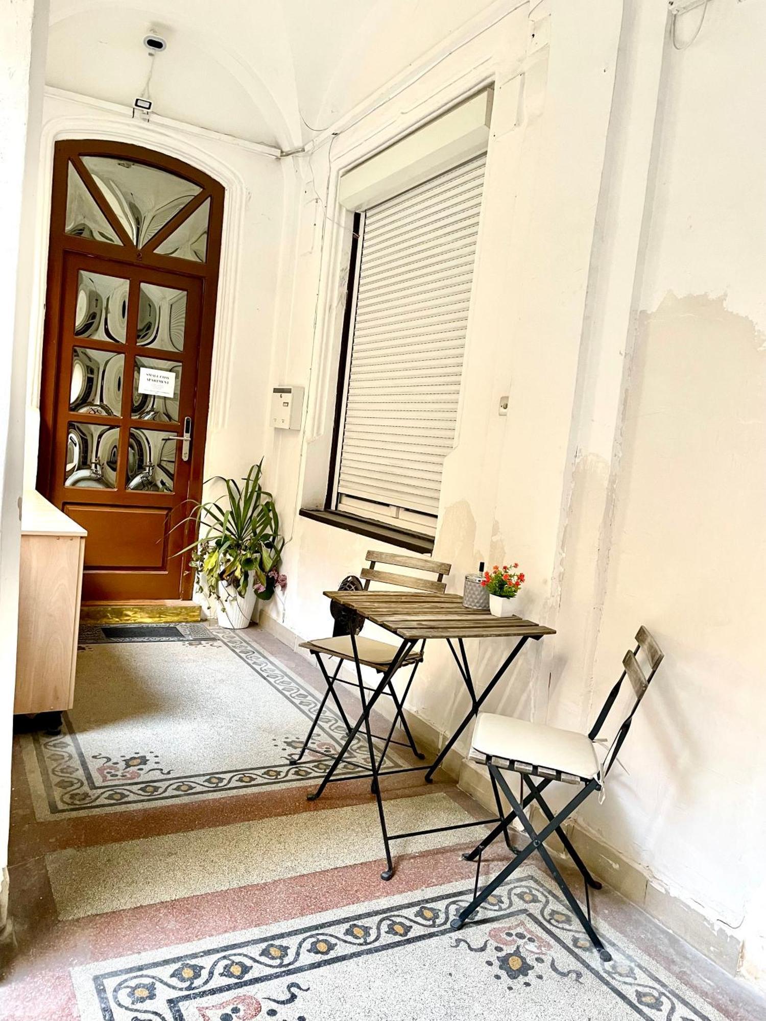 Small Cosy Apartment Near The Famous Westend City Center Budapeste Exterior foto
