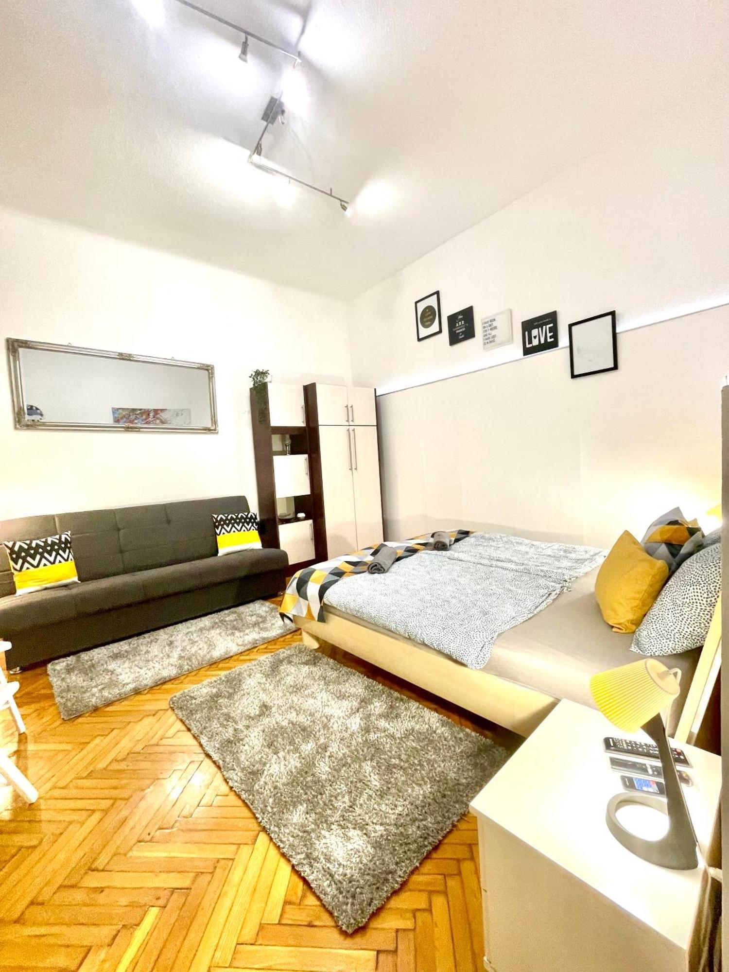 Small Cosy Apartment Near The Famous Westend City Center Budapeste Exterior foto