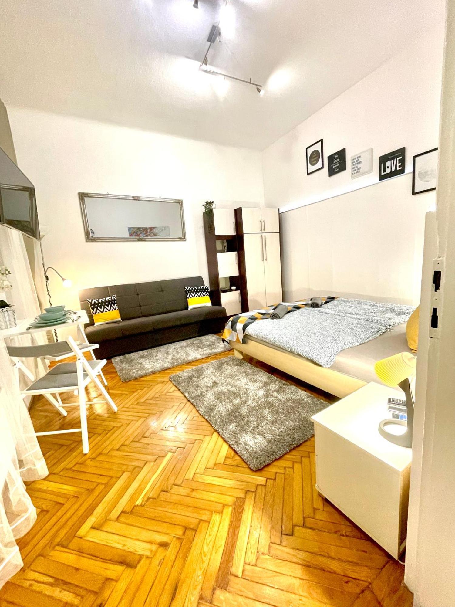 Small Cosy Apartment Near The Famous Westend City Center Budapeste Exterior foto
