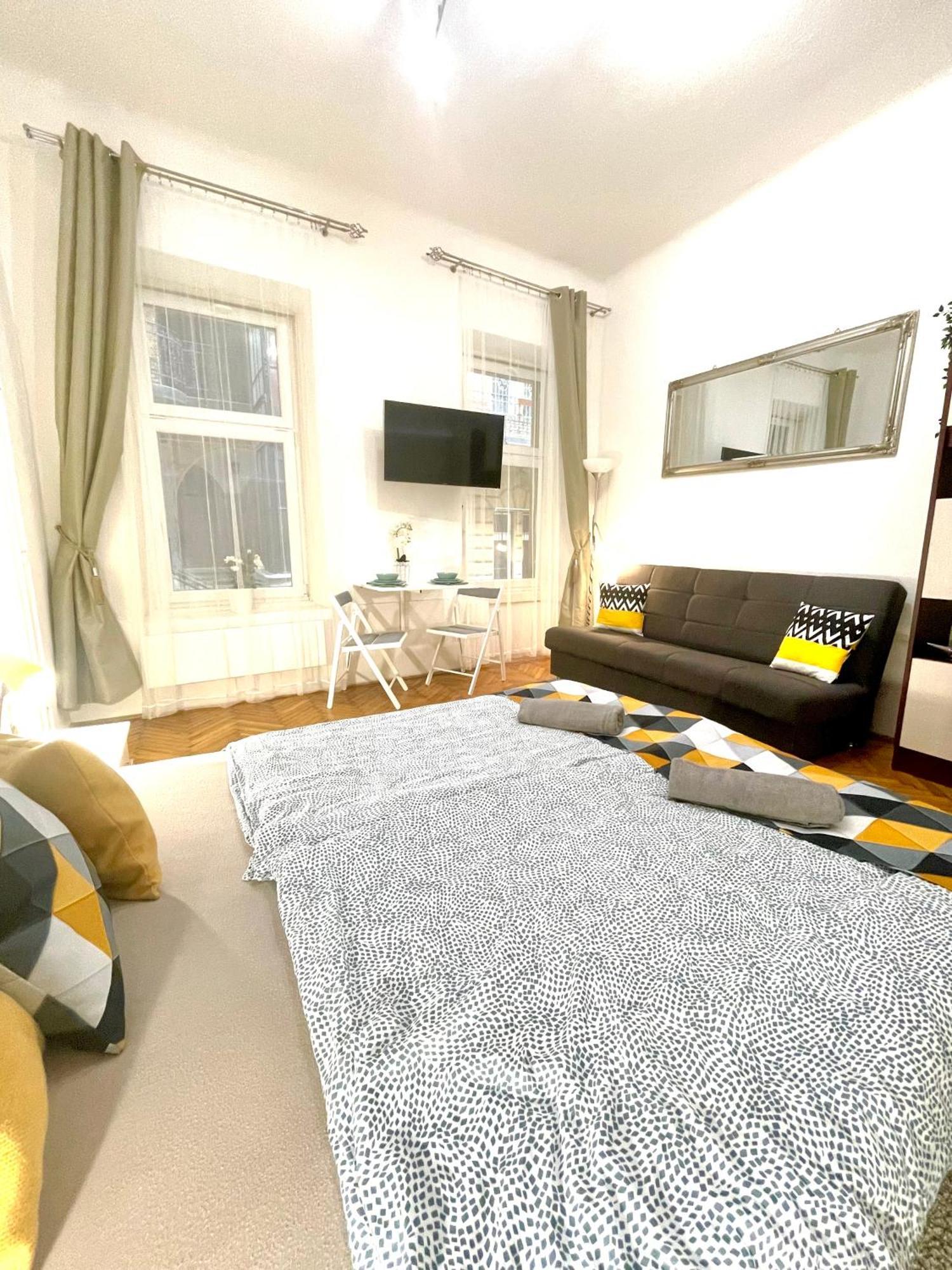 Small Cosy Apartment Near The Famous Westend City Center Budapeste Exterior foto