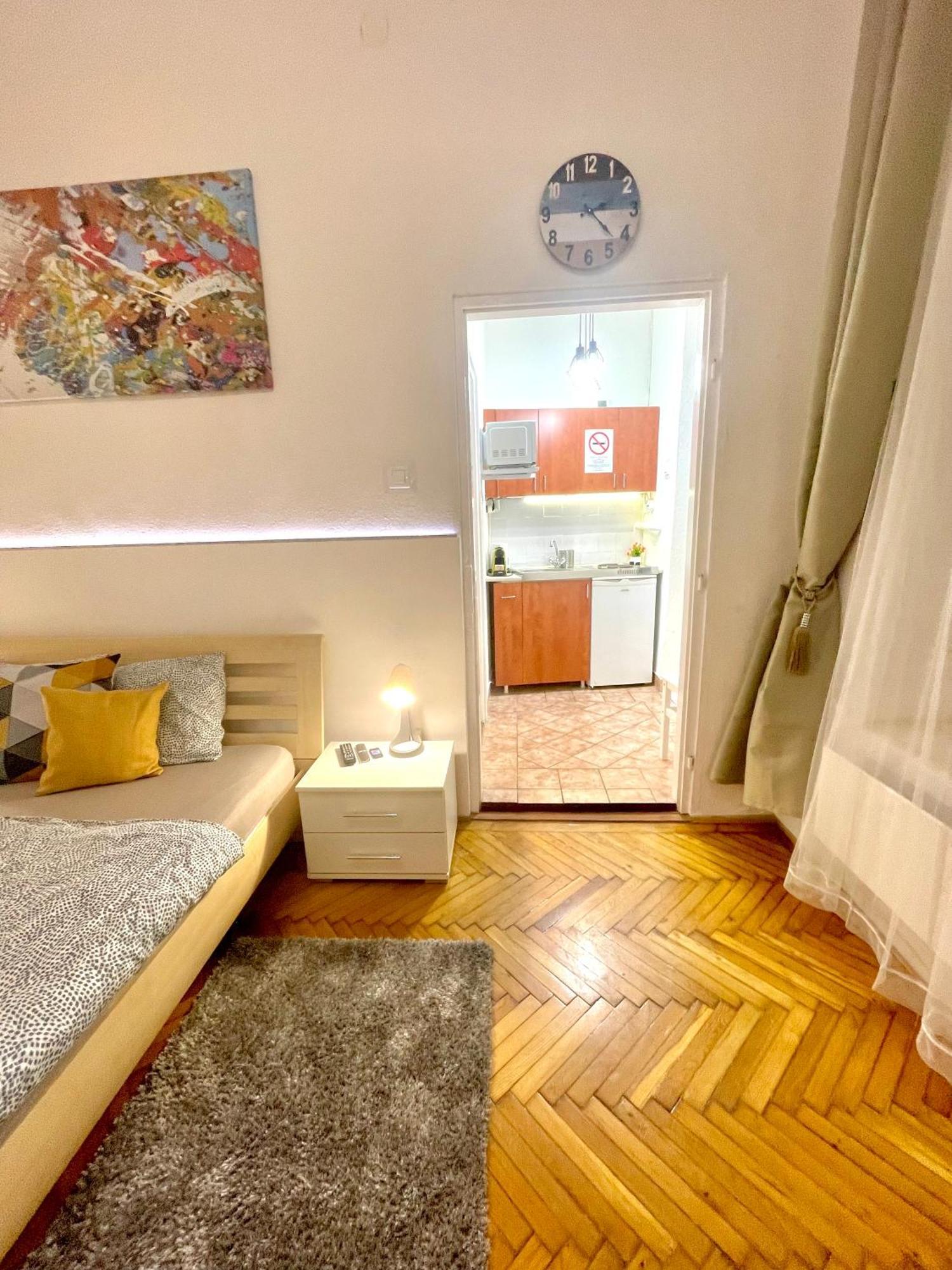 Small Cosy Apartment Near The Famous Westend City Center Budapeste Exterior foto