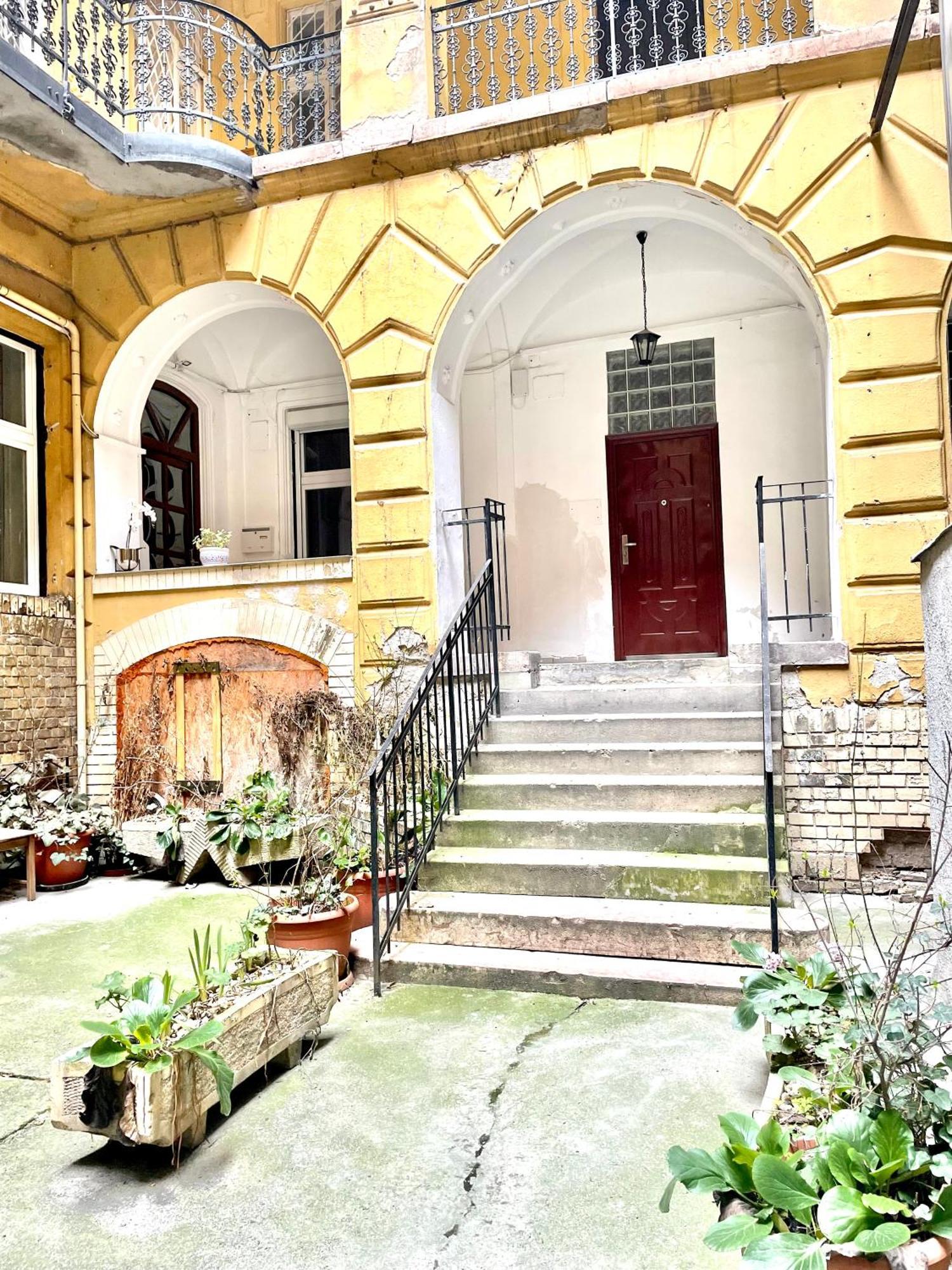Small Cosy Apartment Near The Famous Westend City Center Budapeste Exterior foto