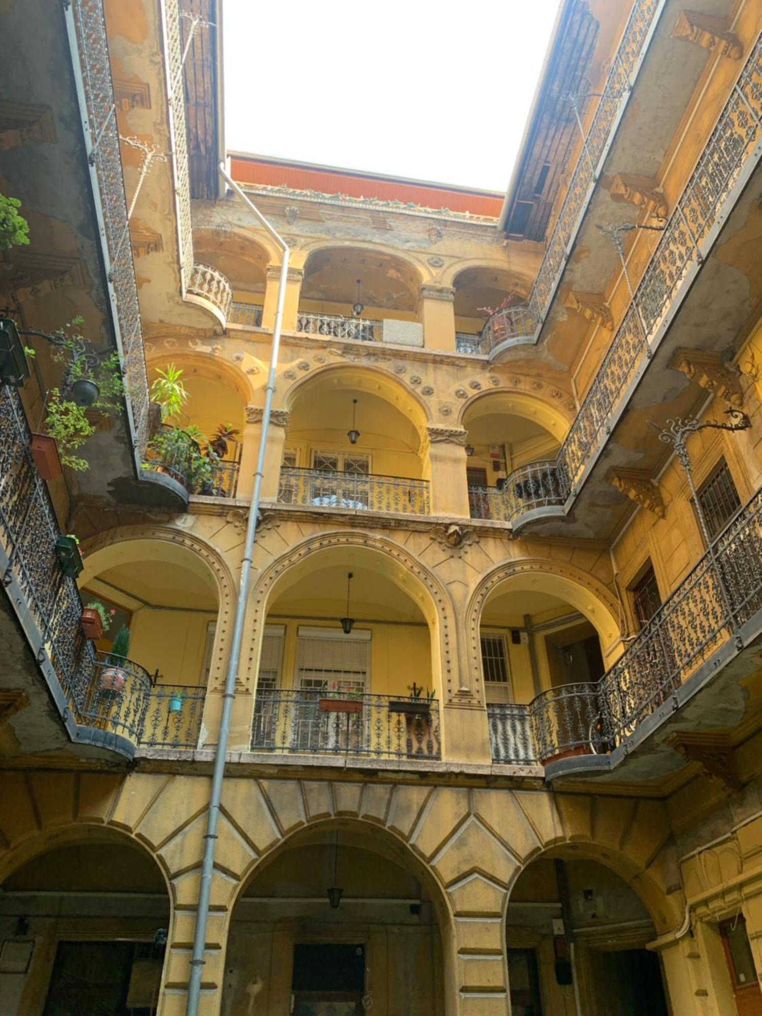 Small Cosy Apartment Near The Famous Westend City Center Budapeste Exterior foto