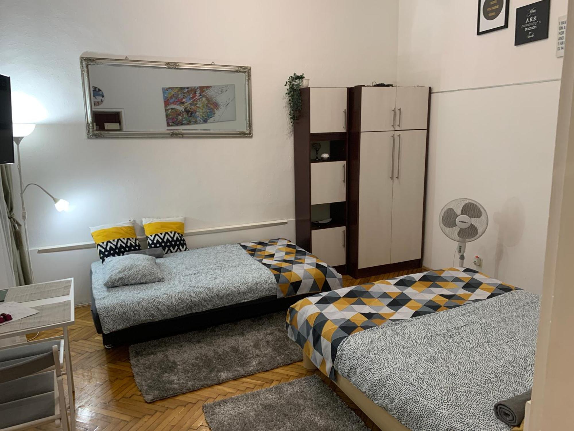 Small Cosy Apartment Near The Famous Westend City Center Budapeste Exterior foto
